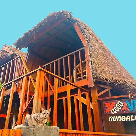 Good Vibes Bungalows Гили Траванган Экстерьер фото