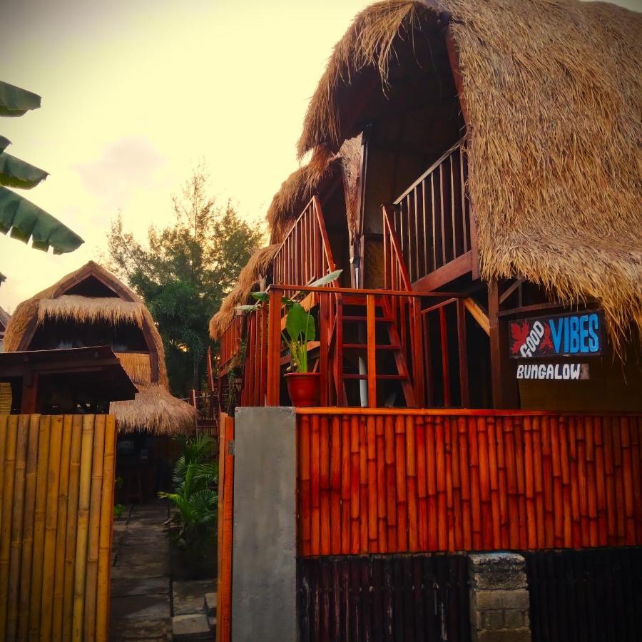 Good Vibes Bungalows Гили Траванган Экстерьер фото